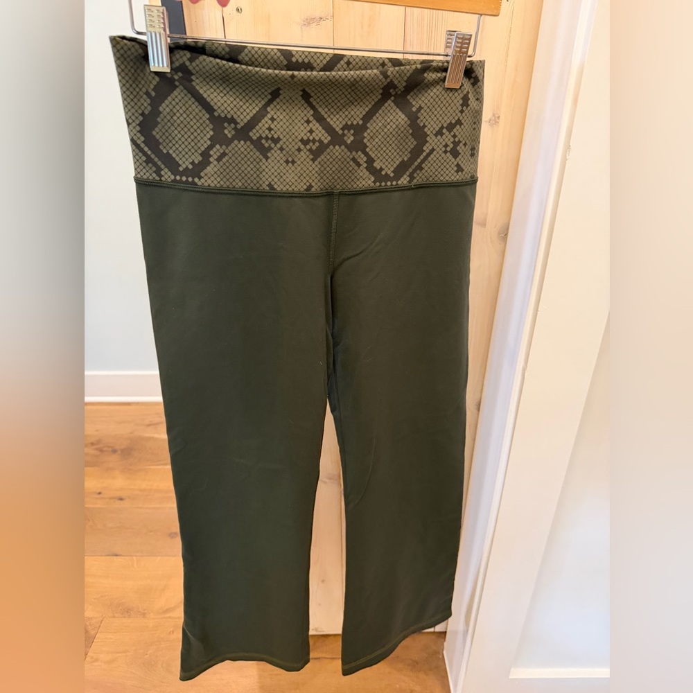 Lulu lemon Olive Green Women's Pants with Patterned Waistband, 8P